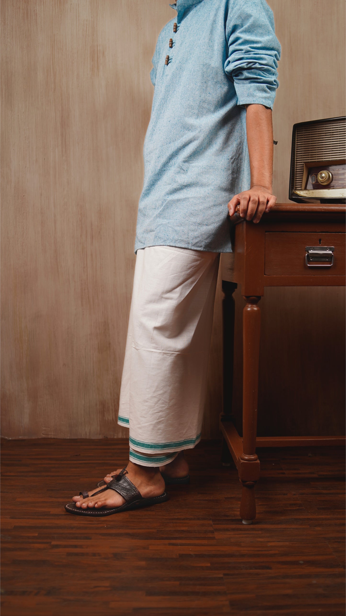 Khadi White lungi