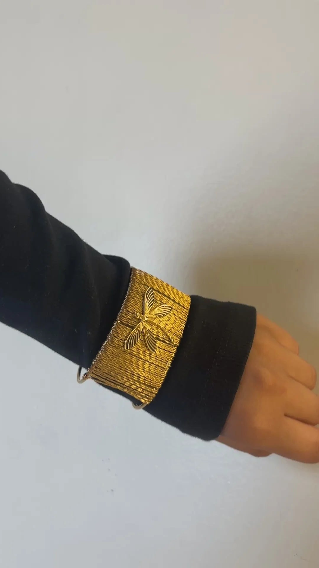 Baari - The Dragonfly Golden Hand Cuff