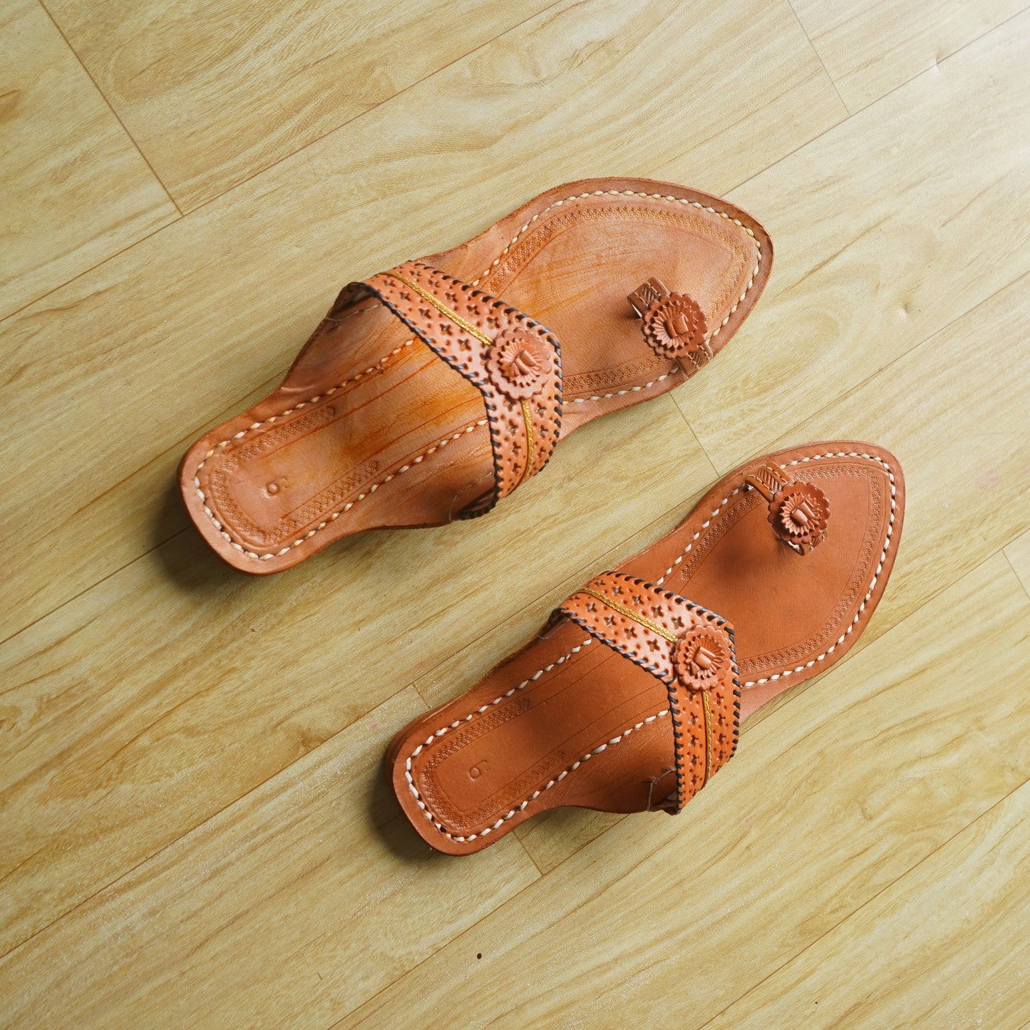 The Light Arrow - Ladies Kolhapuri Chappal