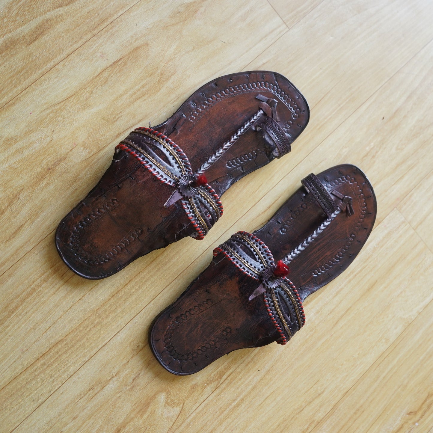 The Dark Gaze - Ladies Kolhapuri Chappal