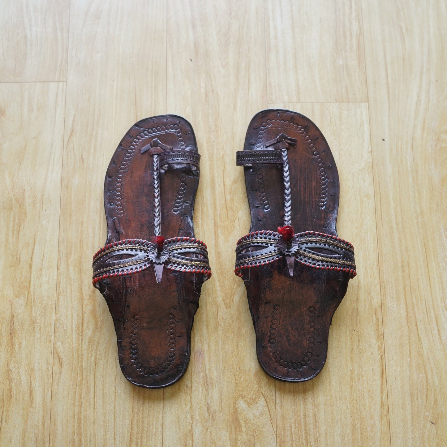 The Dark Gaze - Ladies Kolhapuri Chappal