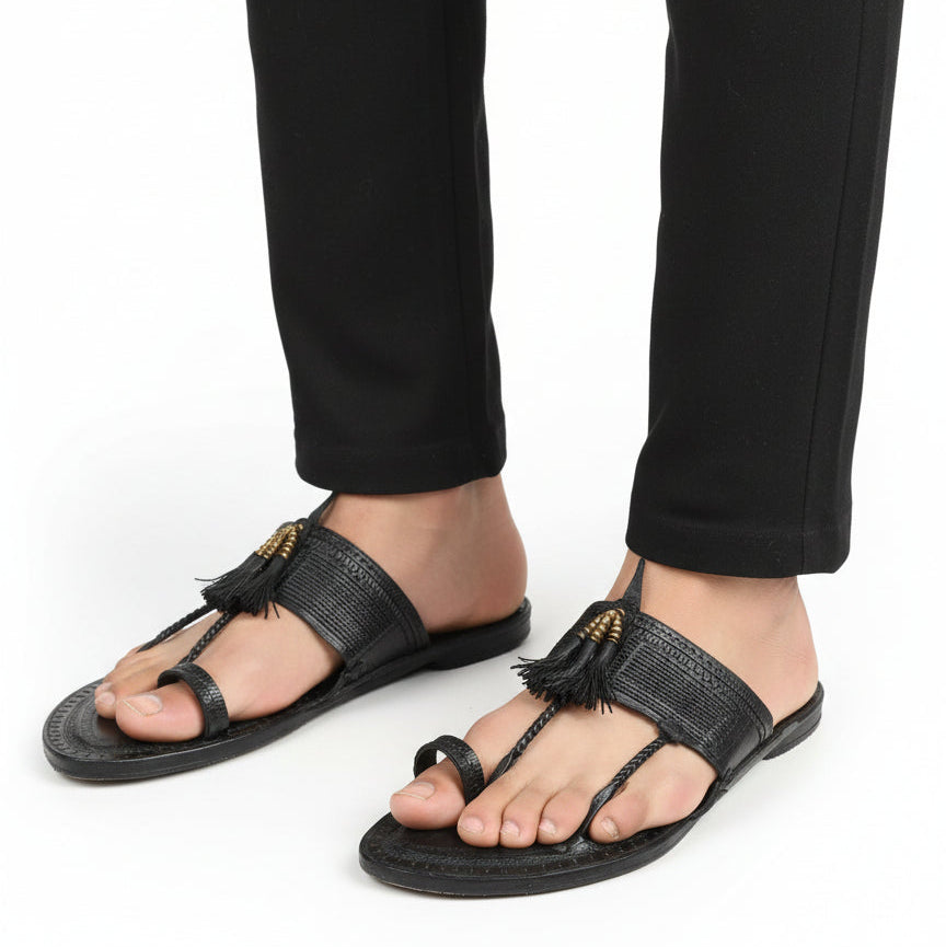 Korakari Classic | Black Kolhapuri Chappal