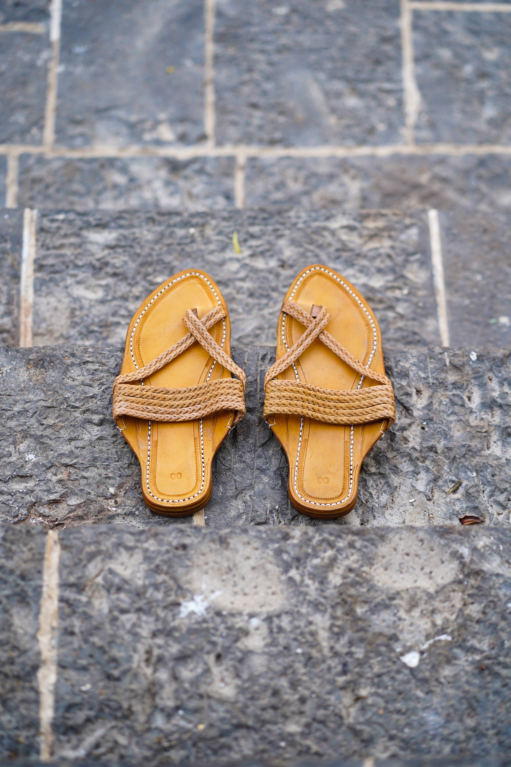 Cross Kolhapuri chappal
