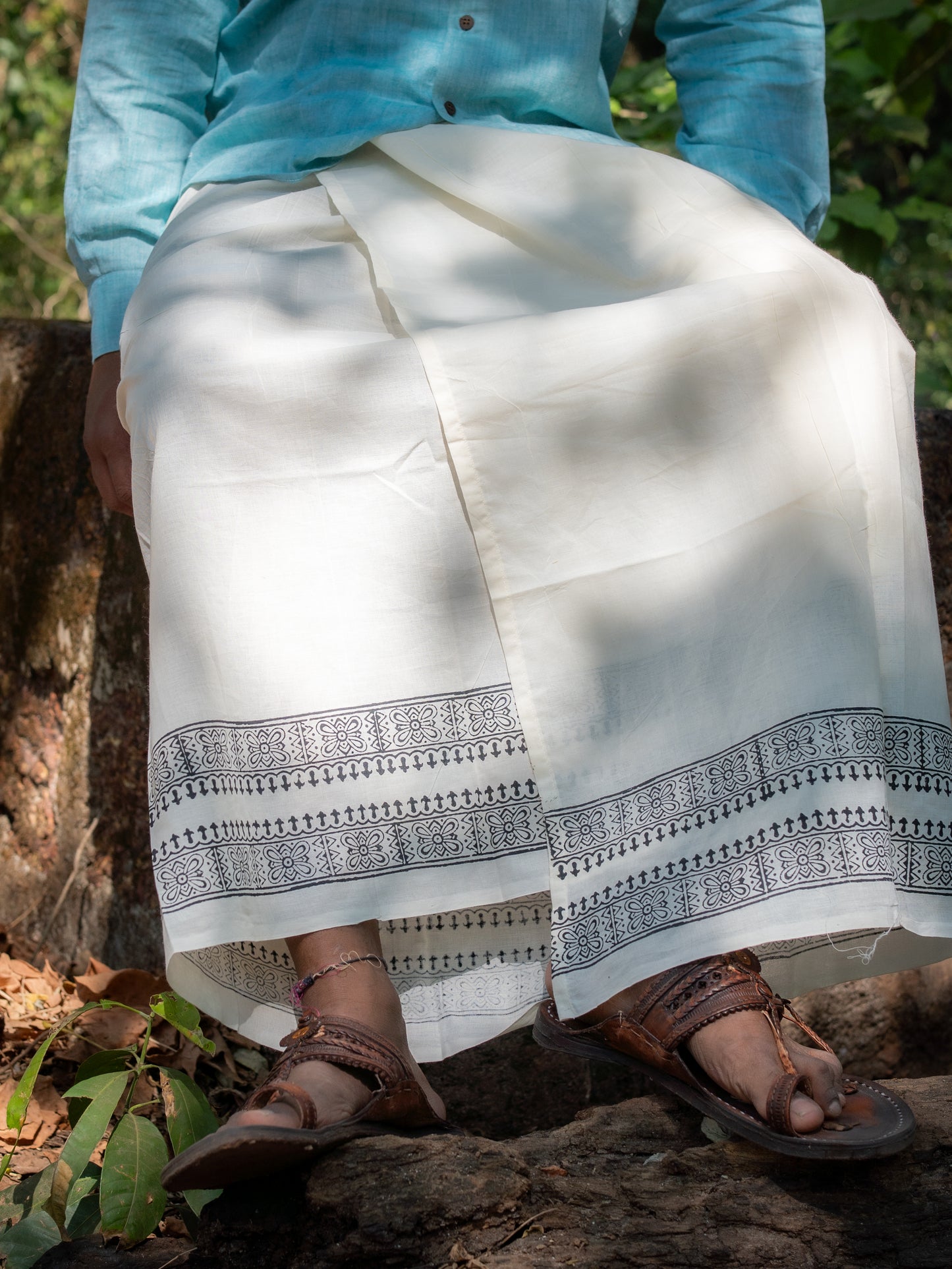 Kora Khaadi Dhoti - Lungi | Veshti | Pancha Wrap - White