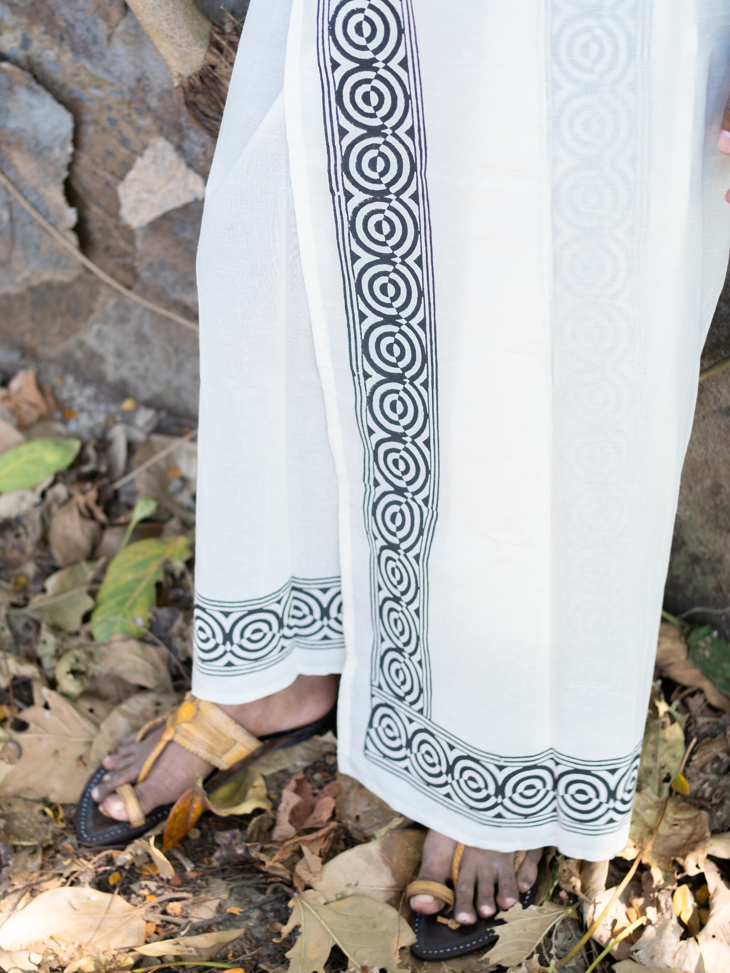 Kora Khaadi Dhoti - Lungi | Veshti | Pancha Wrap - White