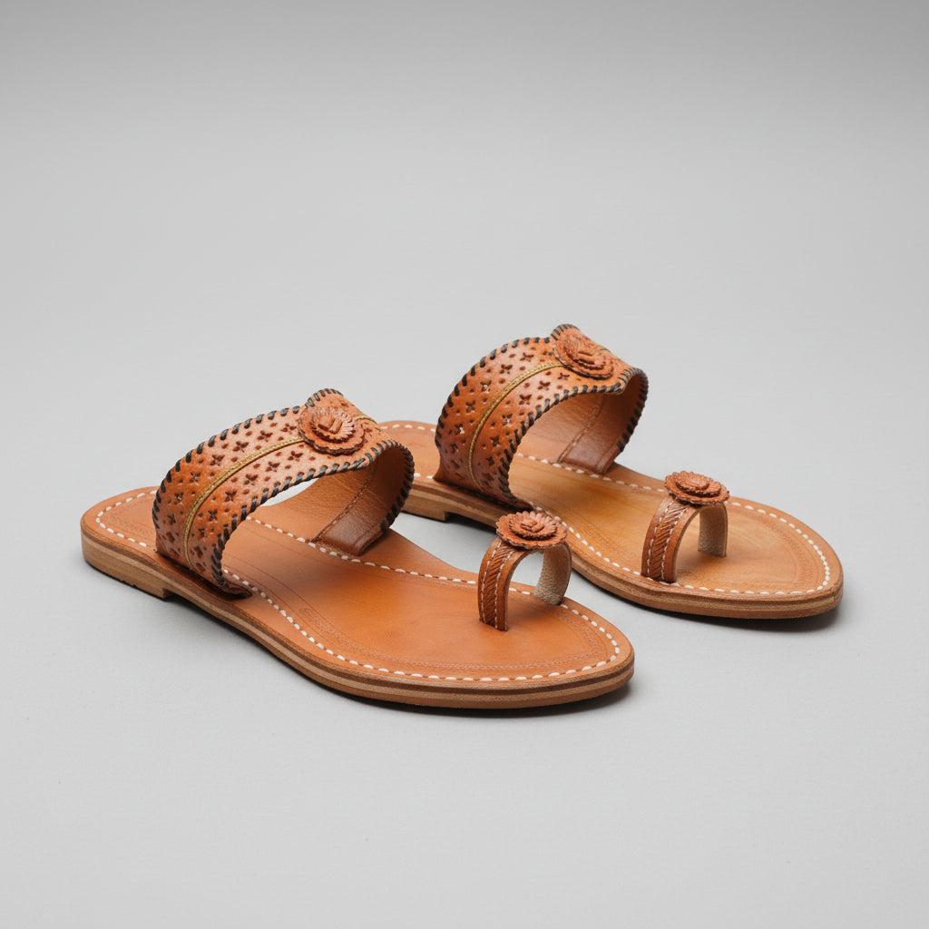 The Light Arrow | Women | Leather Kolhapuri Chappal