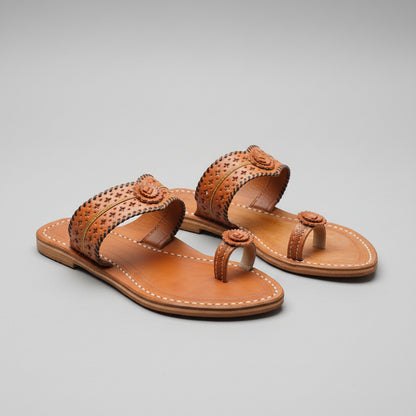 The Light Arrow | Women | Leather Kolhapuri Chappal