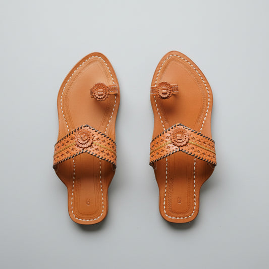 The Light Arrow | Women | Leather Kolhapuri Chappal