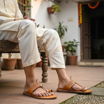 Karagiri  Divya | Men | Leather Kolhapuri Chappal