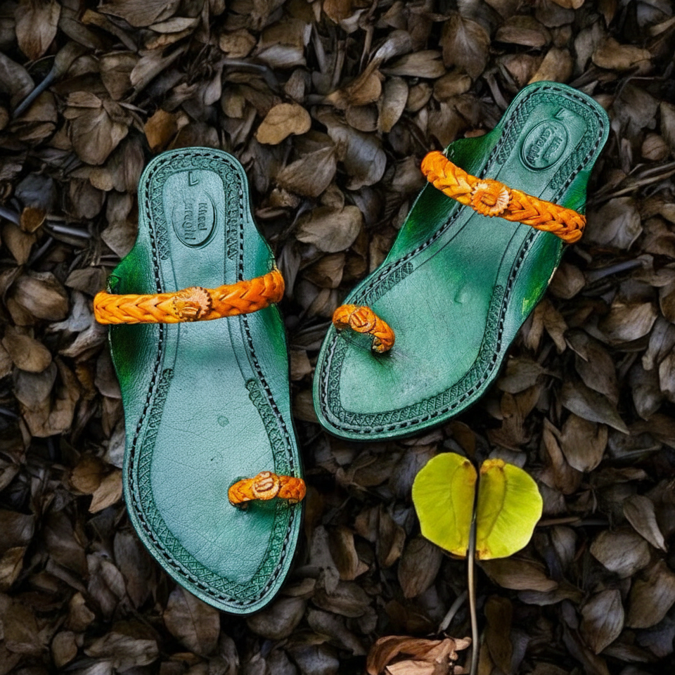 Karagiri Liva | Women | Leather Kolhapuri Chappal