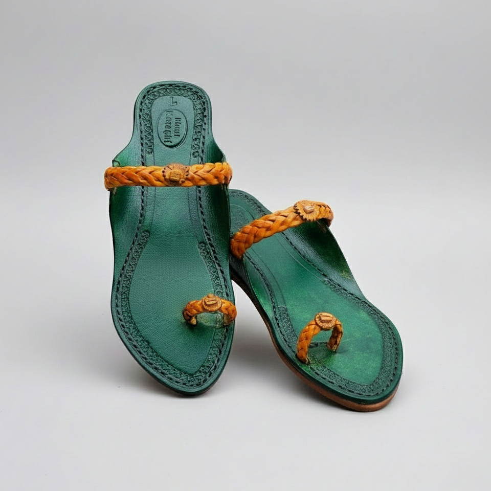 Karagiri Liva | Women | Leather Kolhapuri Chappal