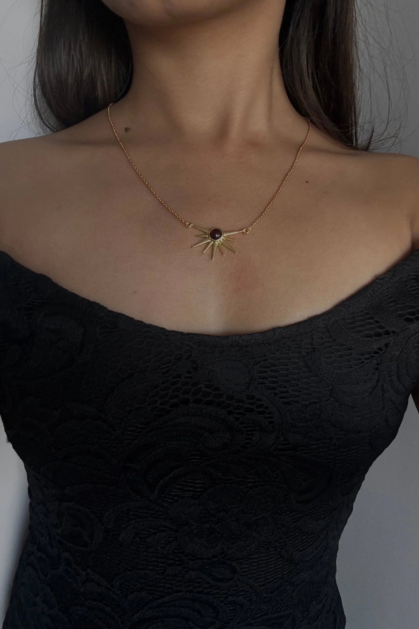 Baari - Sun glow minimal necklace