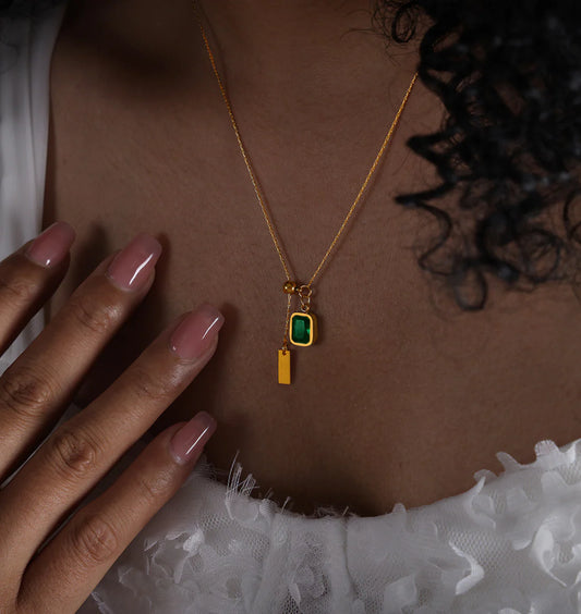 Baari - Classic Emerald Minimal Green Stone Necklace